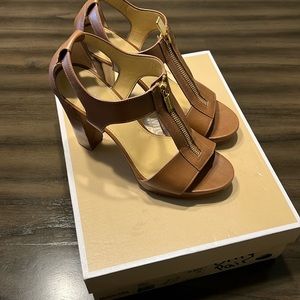 LAST CHANCE - Michael Kors Leather Berkeley Sandal
